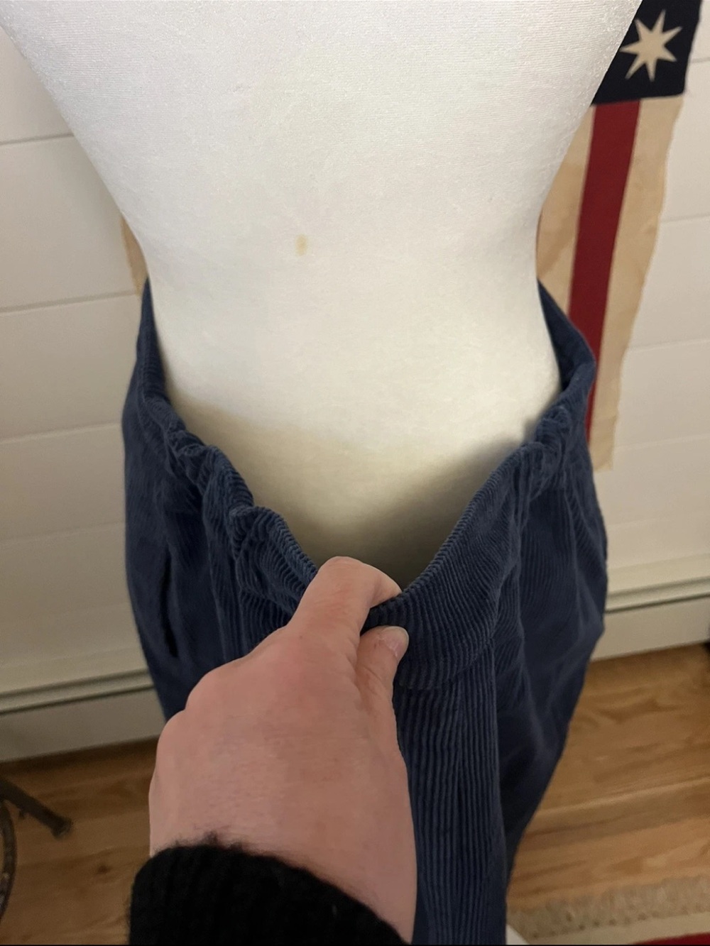 The Vermont Country Store 1X Blue Corduroy Skirt Buttons Pockets Modest Pull On - Picture 6 of 6